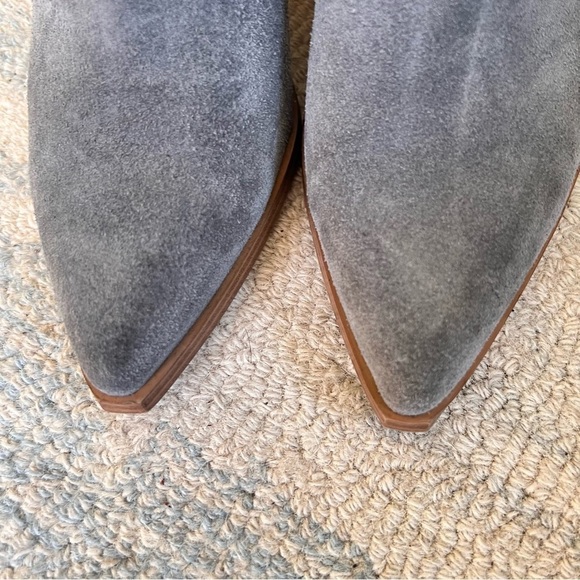 MARC FISHER GRAY SUEDE WESTERN SNIP TOE CHELSEA ANKLE BOOTIE STACKED HEEL 8.5 - Picture 4 of 10